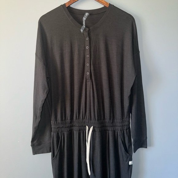 Vuori Womens Jumpsuit Lux Henley - Picture 6 of 13